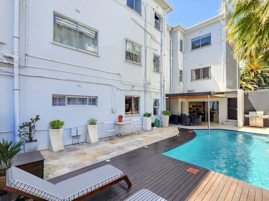 2 Bedroom Property for Sale in Sea Point Western Cape